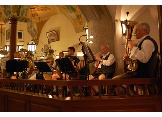 Hofbrau Haus musicians